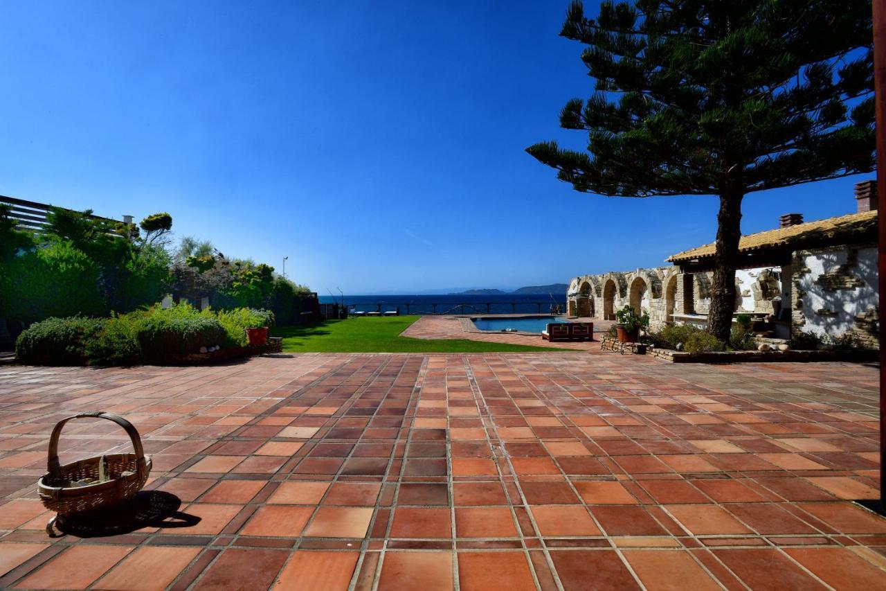 Luxurious Villa By The Sea Posidhonia  Exterior photo