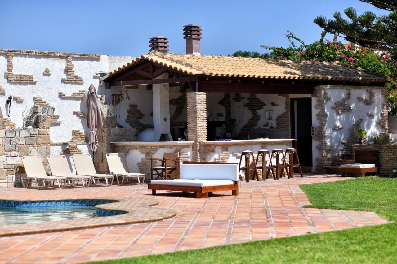 Luxurious Villa By The Sea Posidhonia  Exterior photo