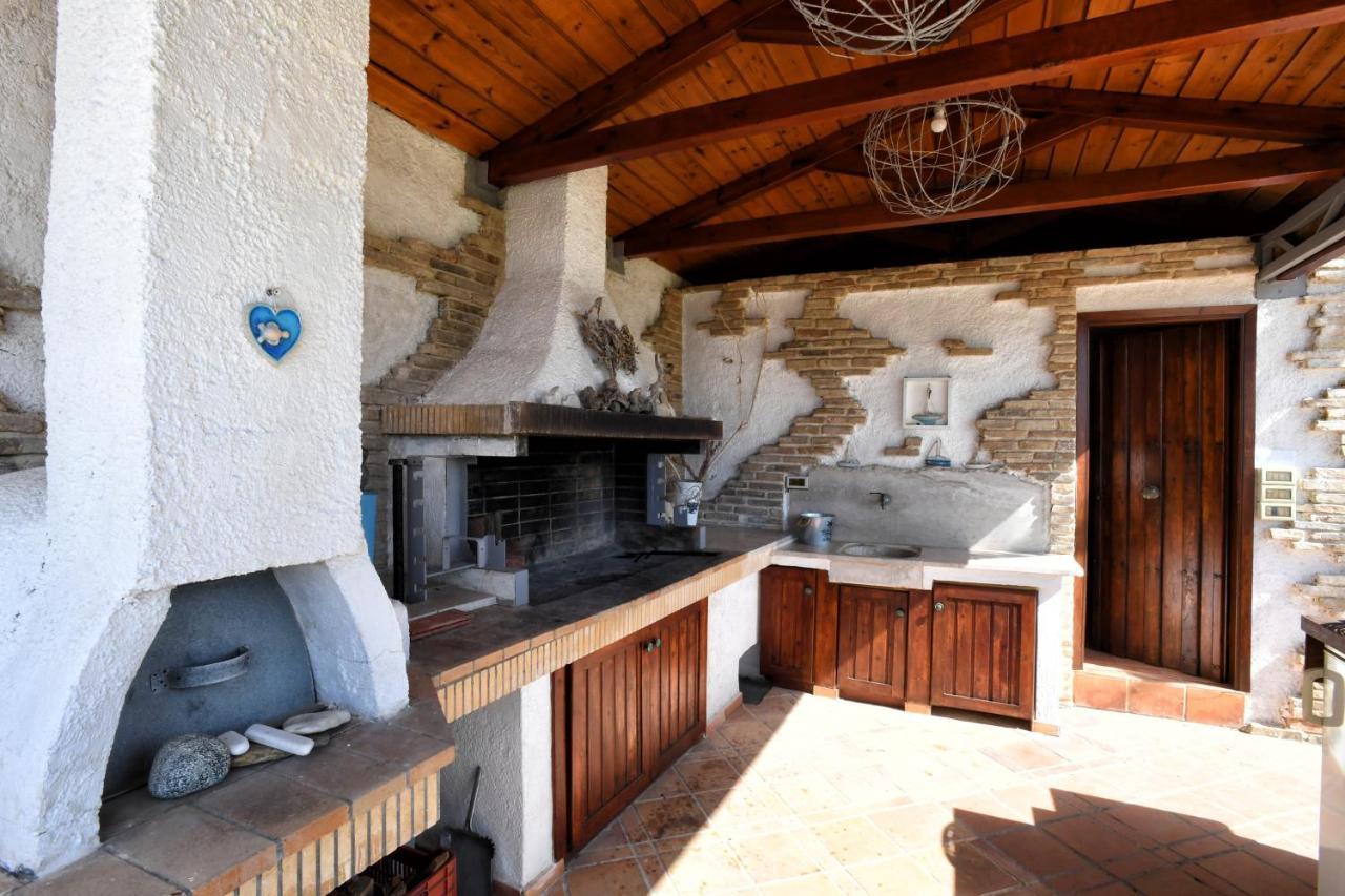Luxurious Villa By The Sea Posidhonia  Exterior photo